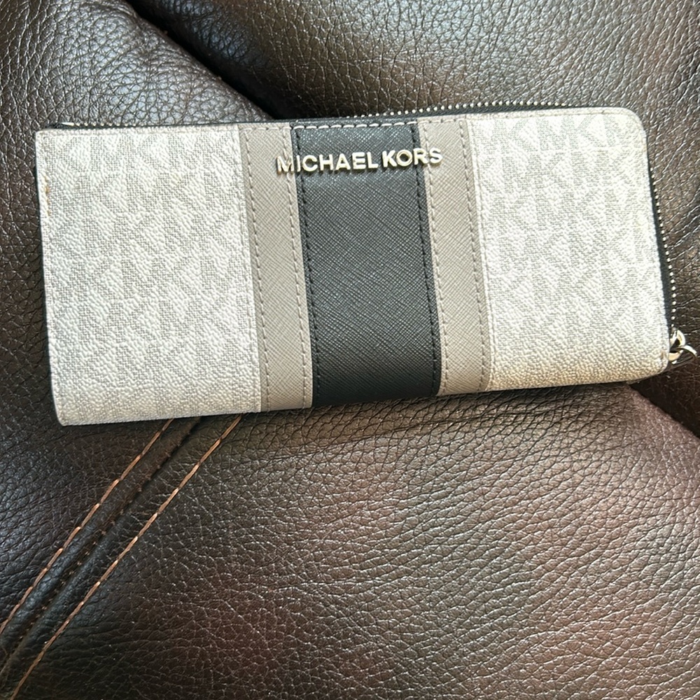 Michael Kors wallet